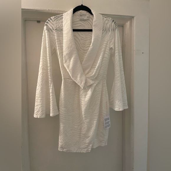 ASOS White long sleeve Dress size 2 - Picture 3 of 8
